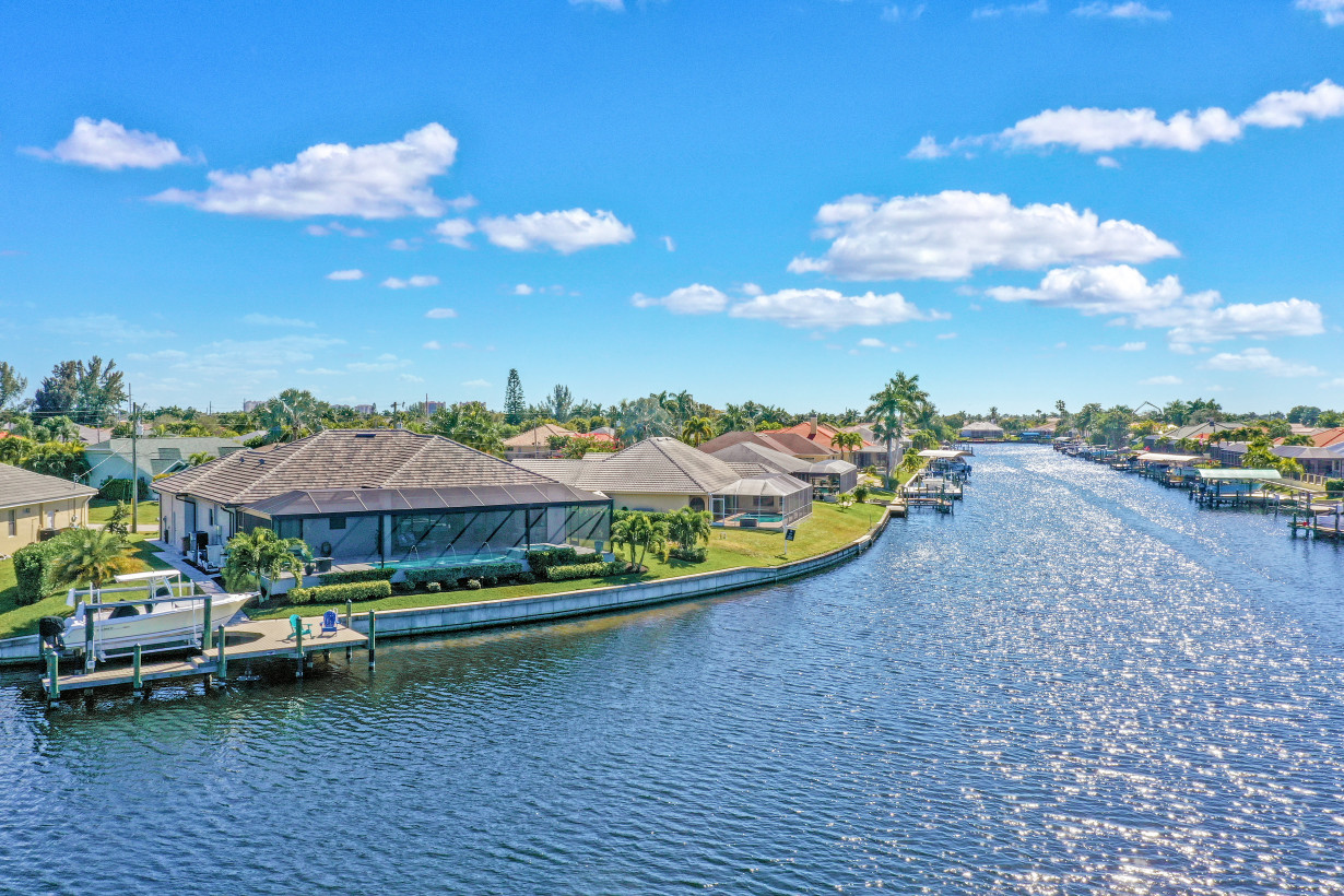 Top Real Estate Agent in Cape Coral, FL Receives Prestigious RE/MAX Platinum Club Award for