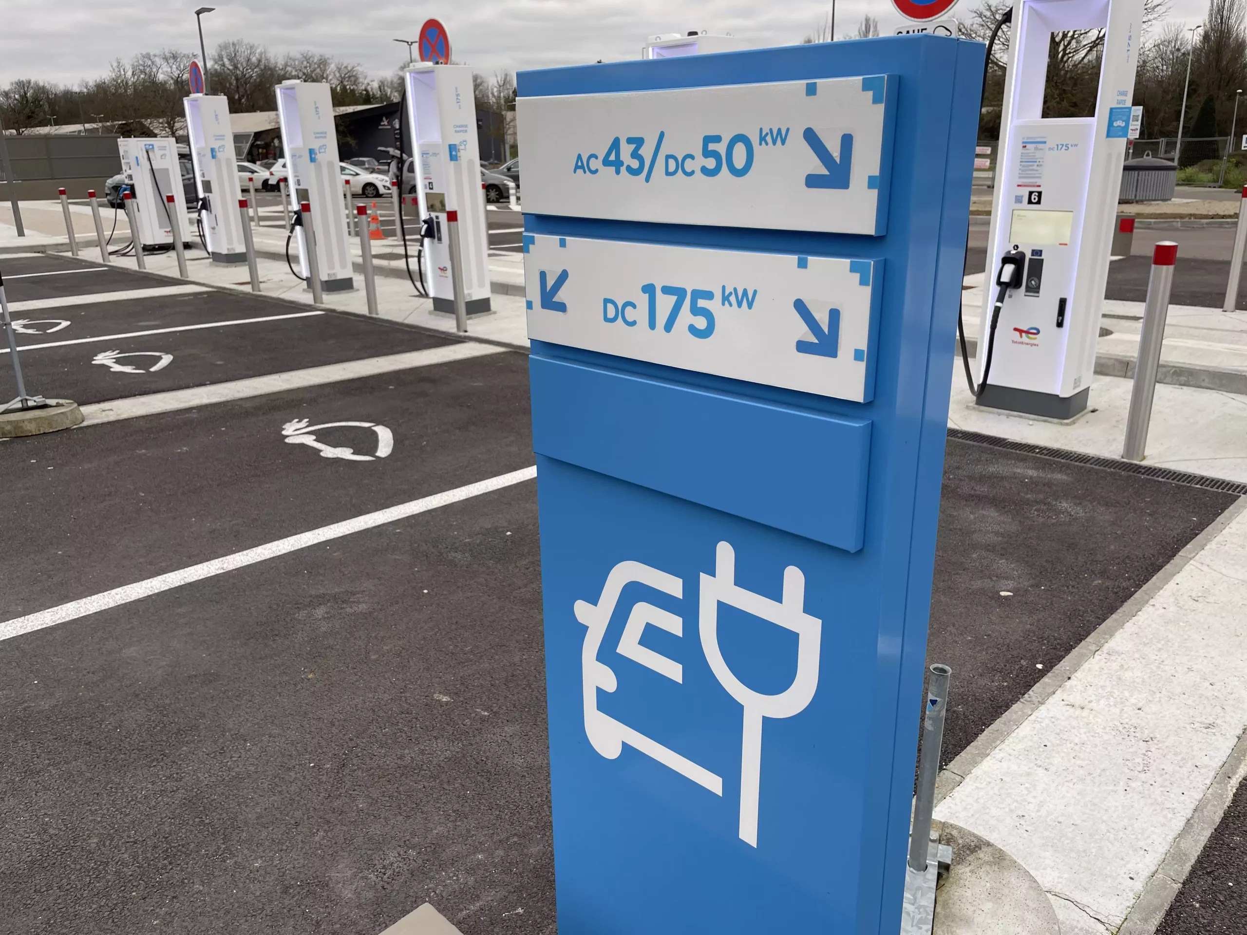 Visiting Disneyland Paris in an Electric Car Everything you Need to Know