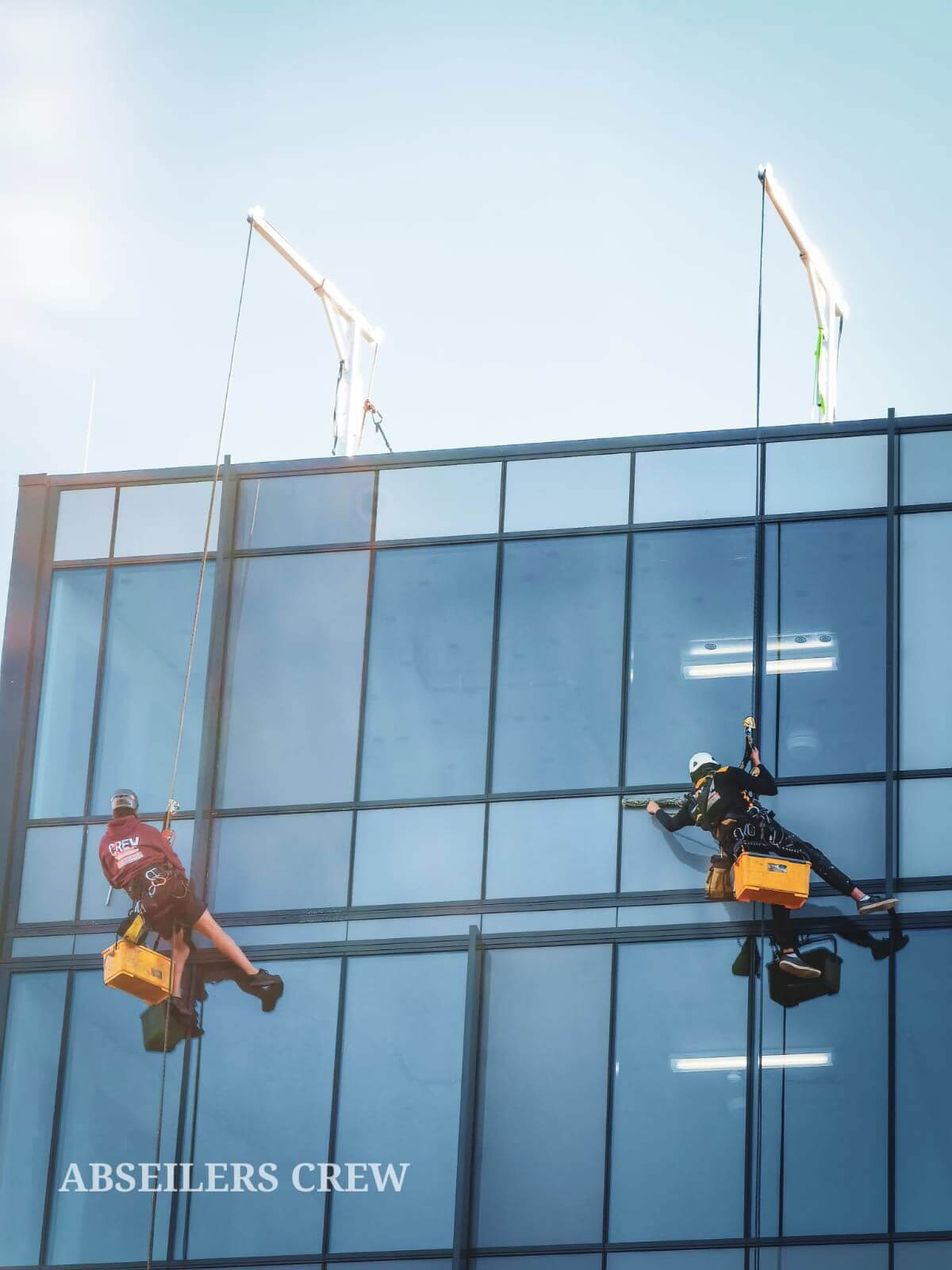 Abseiling Window Cleaning in Brisbane for High Rise Buildings