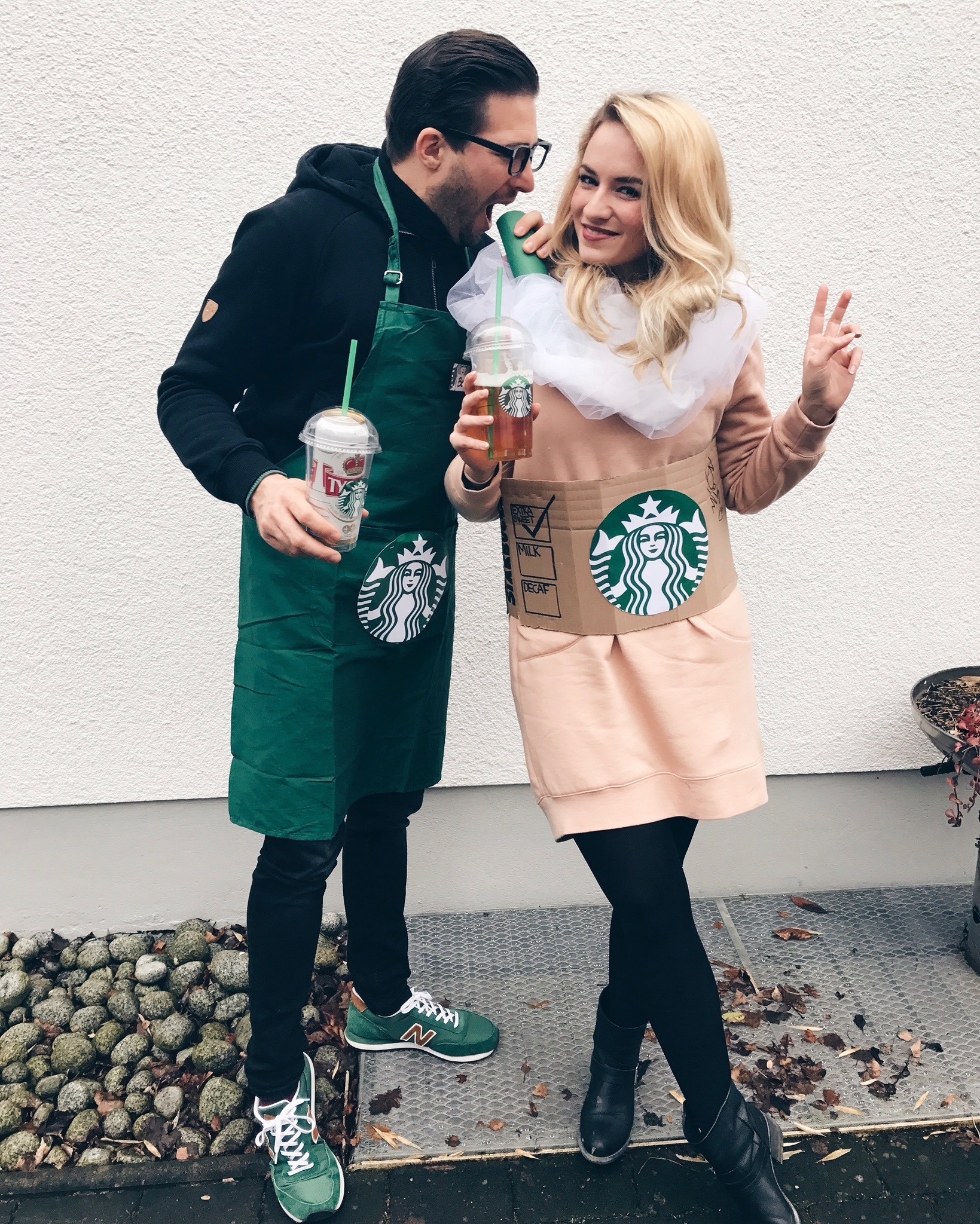 Lifestyle Karneval 2017 Starbucks Couple Costume MRS. BRIGHTSIDE