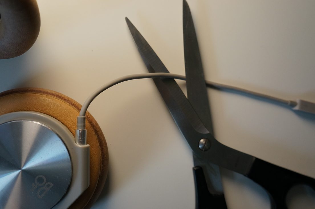 Why Are My Wired Headphones Cutting Out? Troubleshooting Tips to Fix