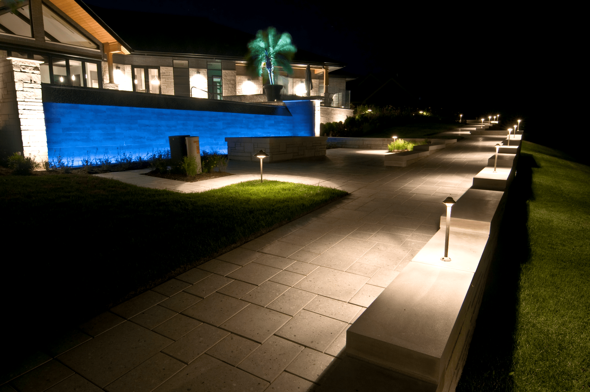 Manhattan Waterfall Lighting Outdoor Lighting in Chicago, IL