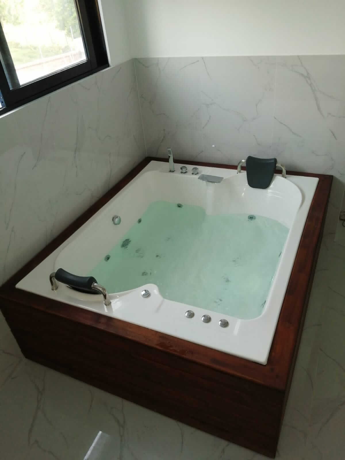 Jacuzzi Amazon De Sobreponer 1.50 m x 1.80 m Accesorios y Equipos JVG