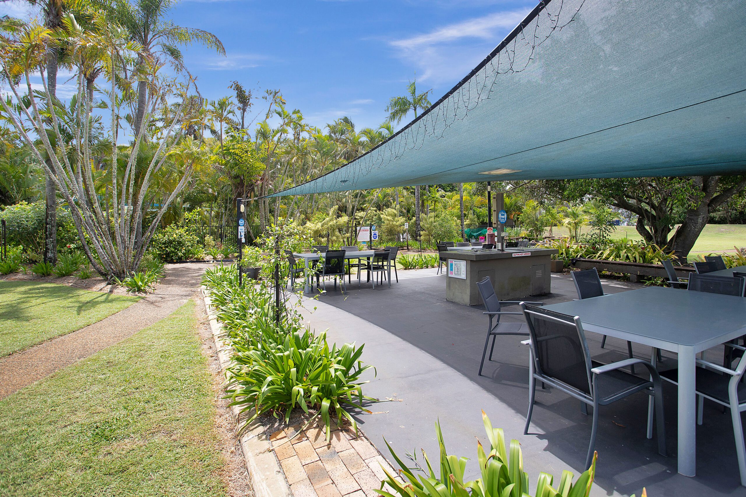 The Shores Holiday Apartments Mackay Accessible