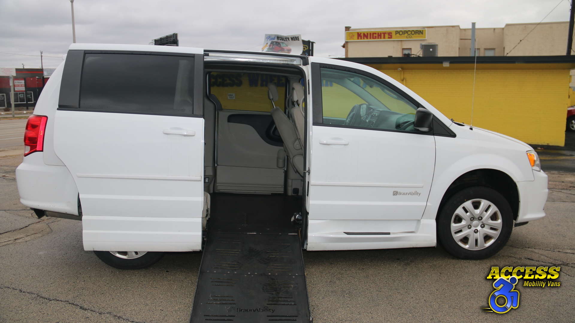 2016 Dodge Grand Caravan BraunAbility Dodge Simple Stow Access