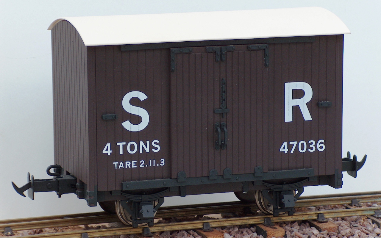 Lynton & Barnstaple 4 wheel van Accucraft UK Ltd