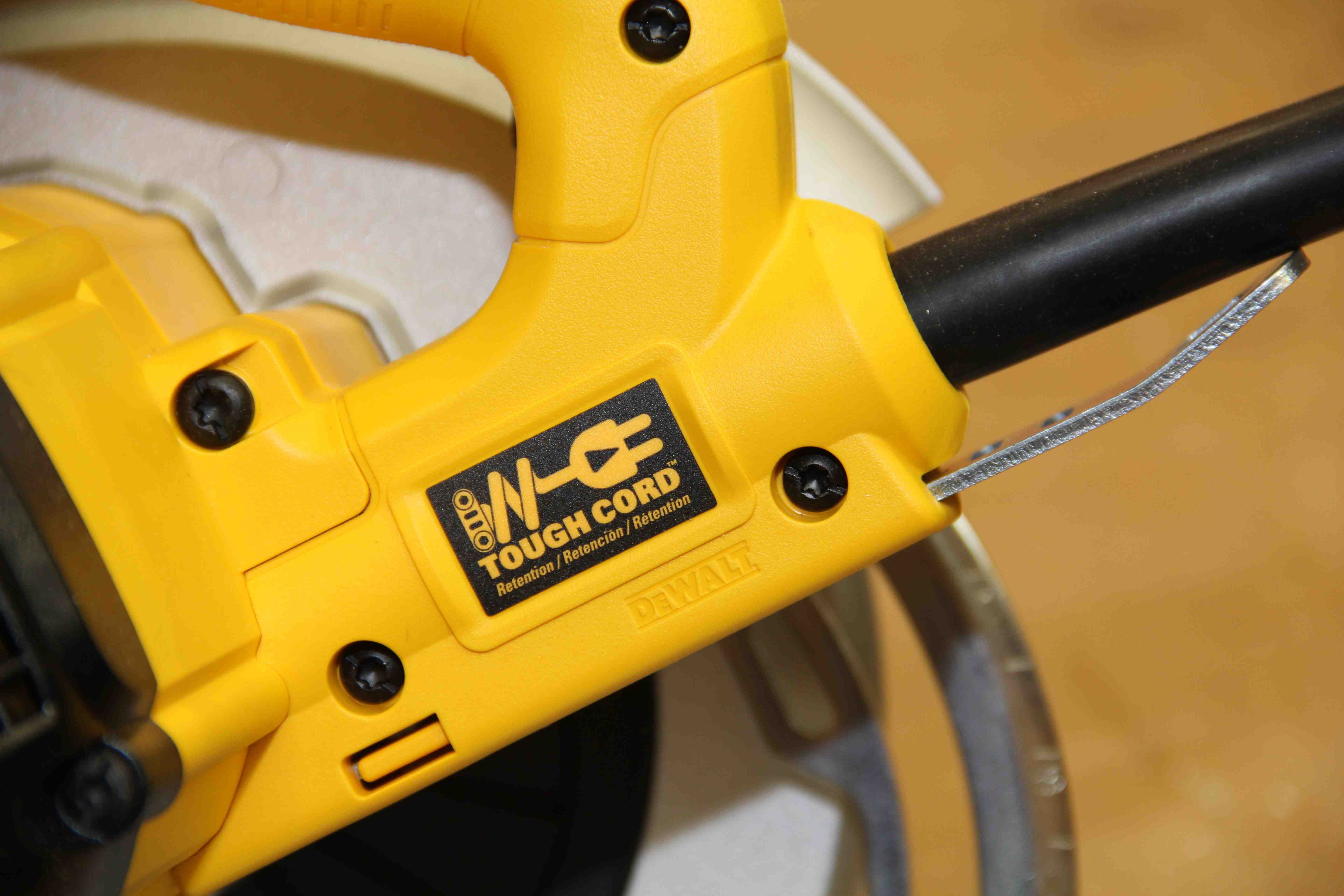 DEWALT Lightweight Circular Saw DWE575