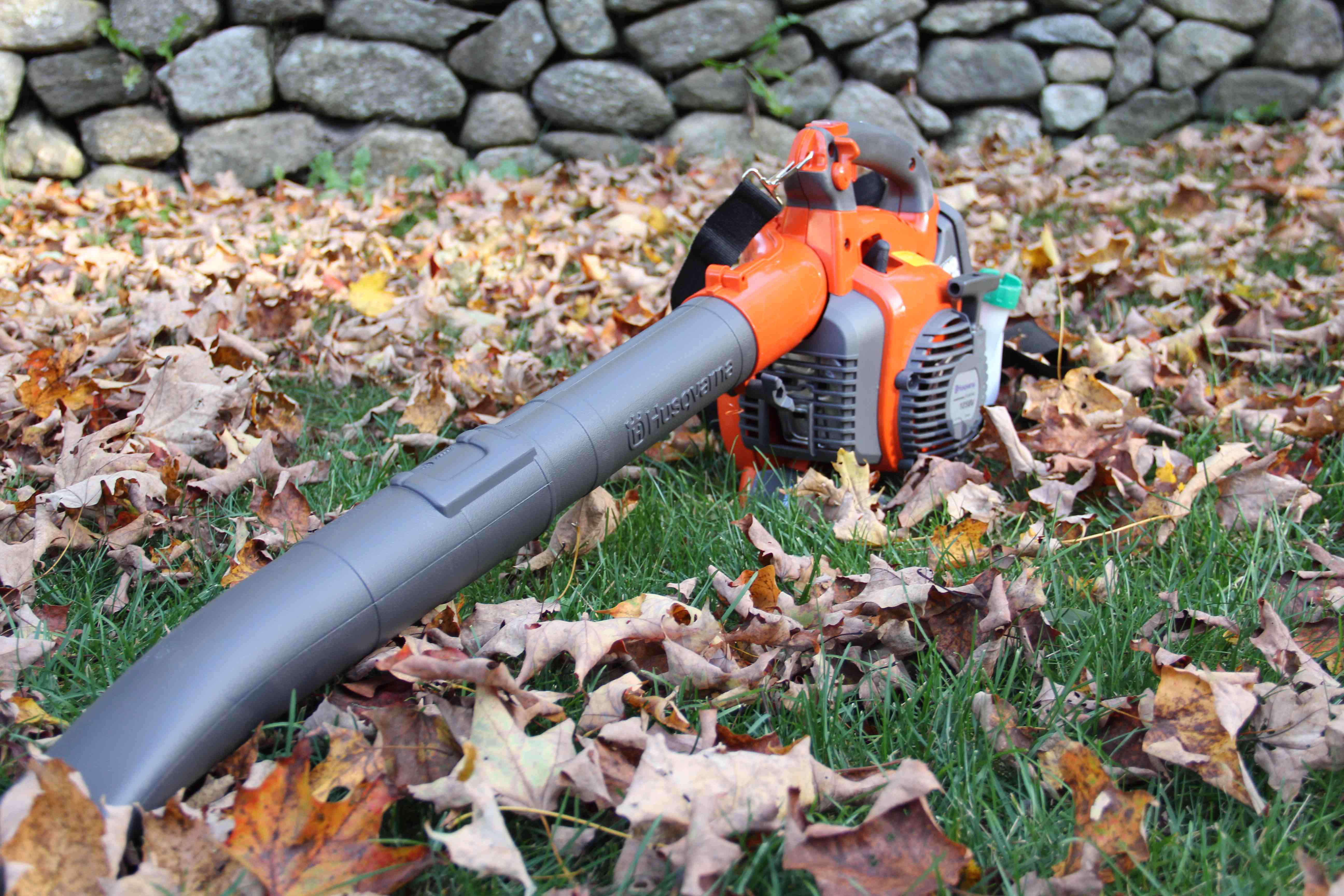 Husqvarna 125BVx Blower Review - A Concord Carpenter