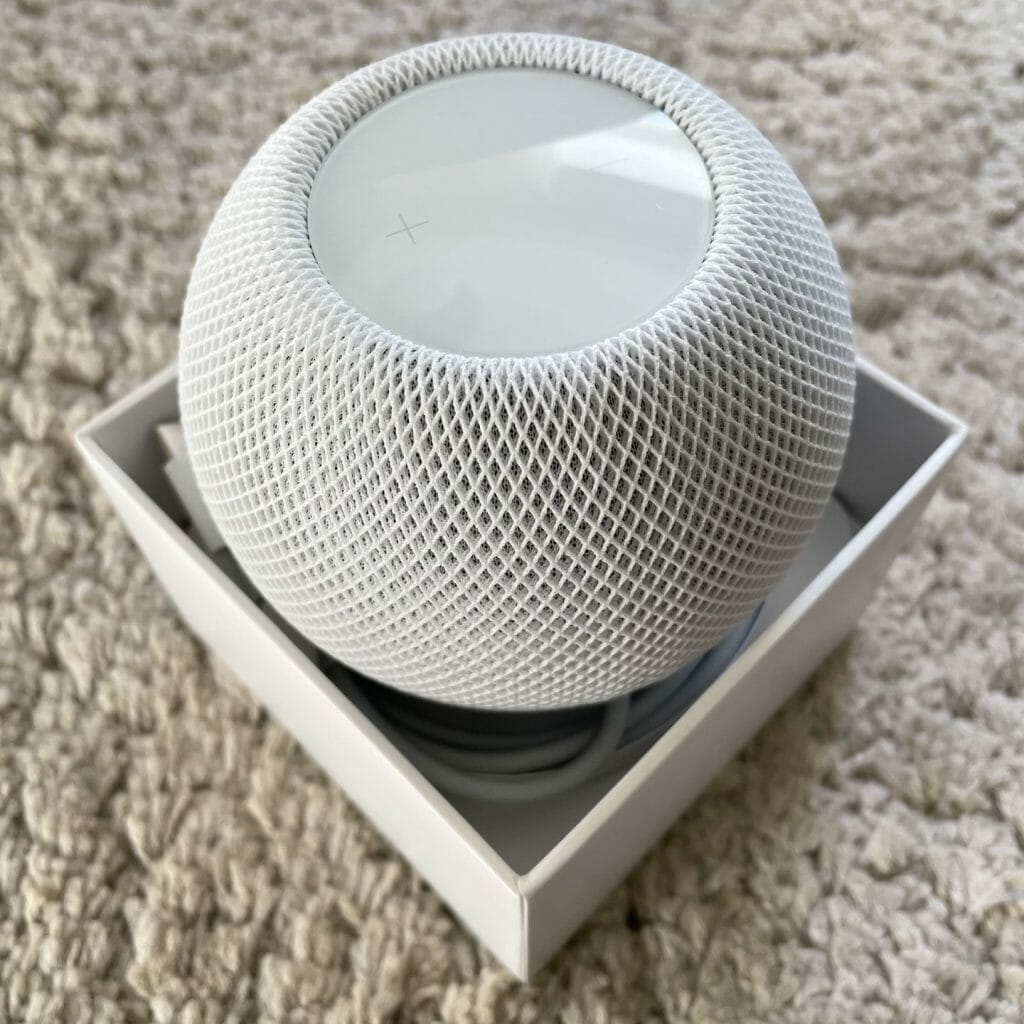 How to Use a White Noise Machine for Privacy Acoustical Surfaces
