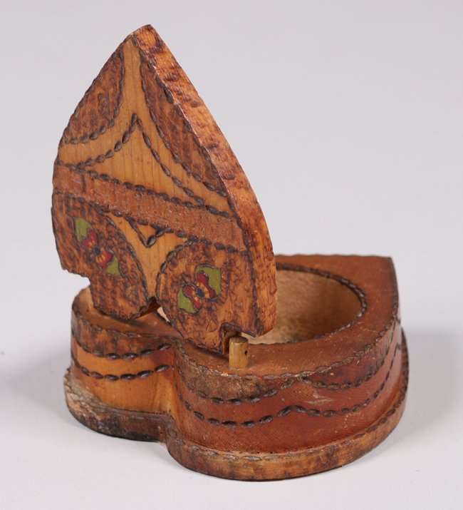 California Historical Design Lake Tahoe Arts & Crafts Pyrography Box