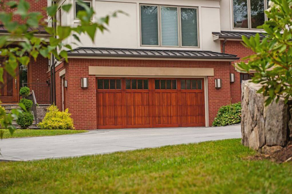 5400/5700 Carriage House Overlay CHI Doors Action Door Services Ltd.