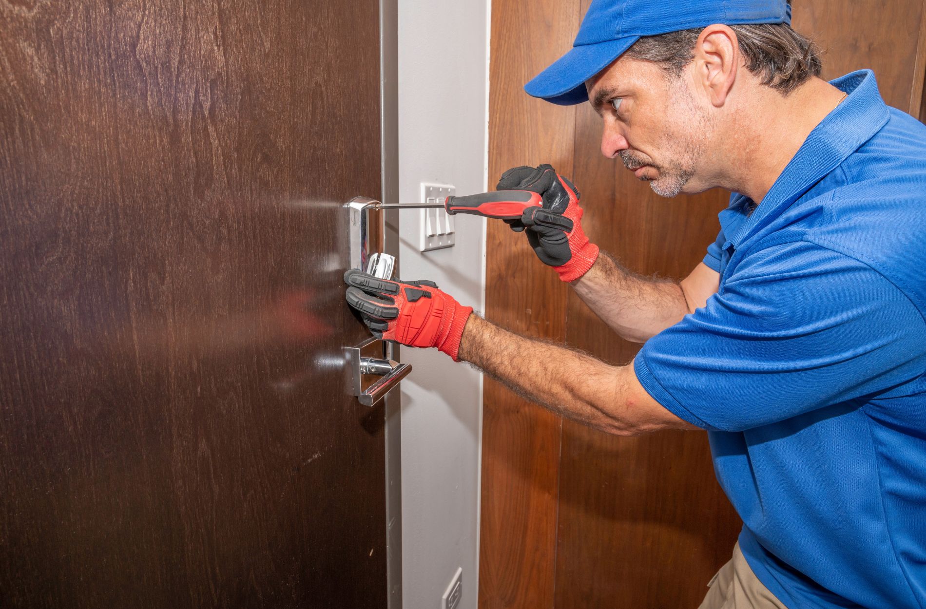 7 Reasons to Hire a Commercial Locksmith