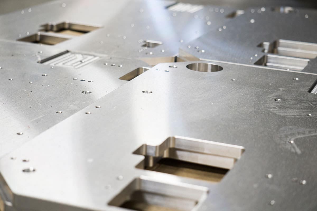 Precision CNC Machining Active Tool & Die, Tool and Die Maker