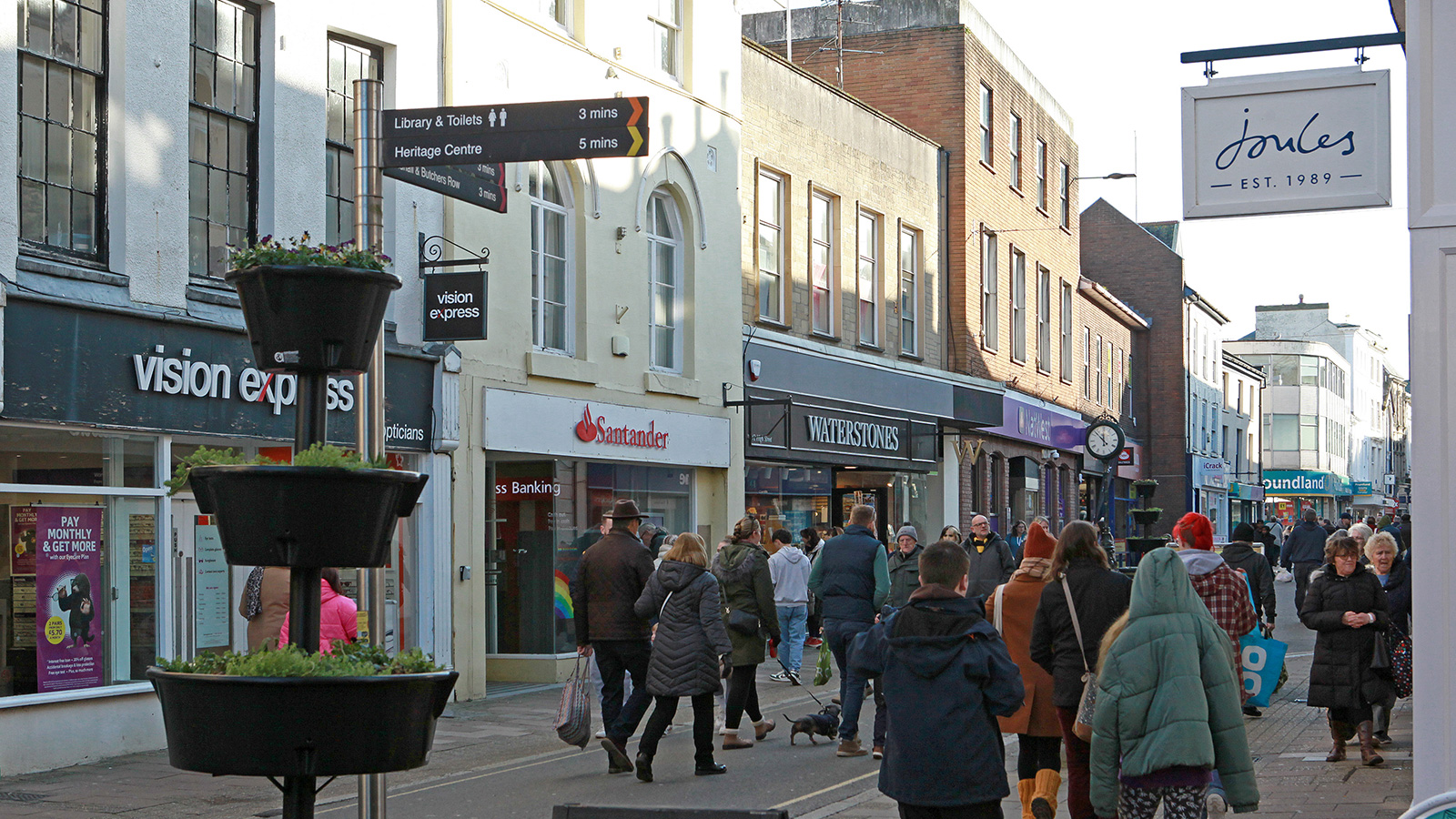 Property Auctions 16/Feb/2023 42 High Street, Barnstaple, Devon, EX31