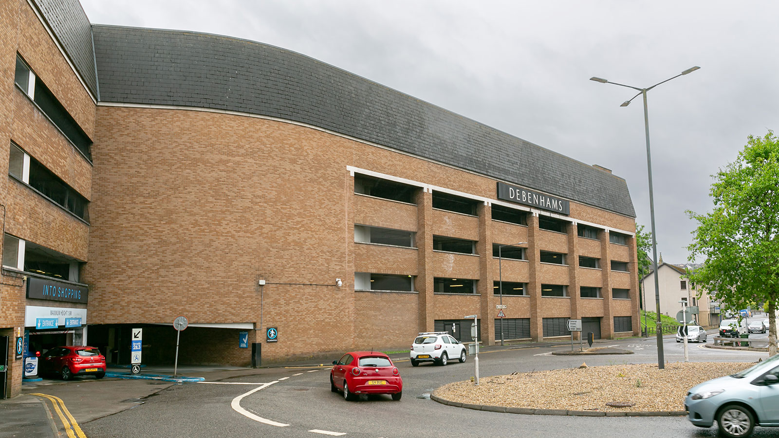 Property Auctions 18/May/2022 Howgate Shopping Centre, High Street