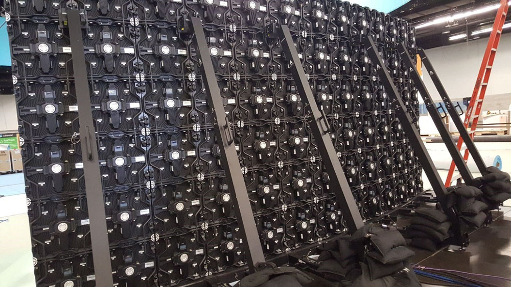 LocNLoad® LED Ground Support Curved Video Walls Adaptive