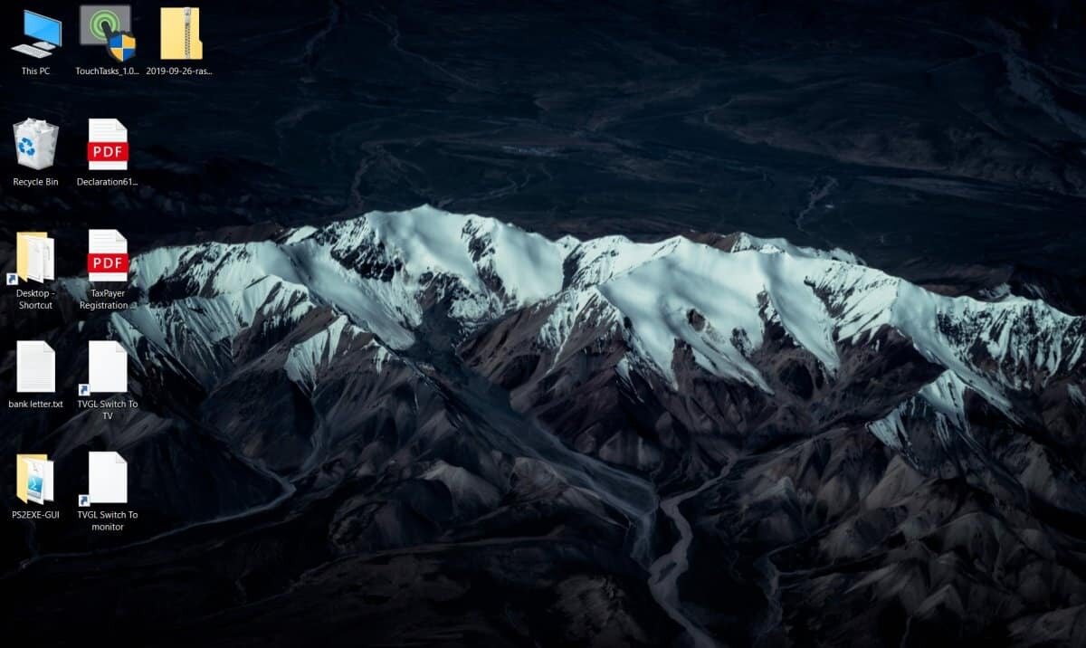 How to prevent desktop icons rearranging on Windows 10