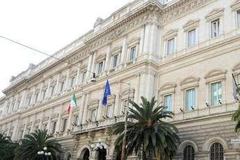 Debito pubblico schizza ancora: ad aprile tocca quota da capogiro 3.063,5 miliardi e nessuno fa niente Debito pubblico schizza ancora: ad aprile tocca quota da capogiro 3.063,5 miliardi e nessuno fa niente