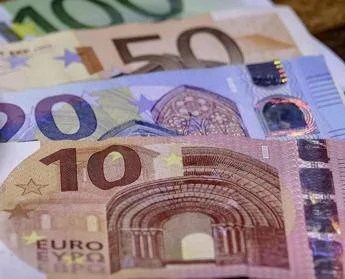 Il superfestivo di maggio: guai a sperare in una busta paga più gonfia! Il superfestivo di maggio: guai a sperare in una busta paga più gonfia!