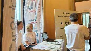 Janus presenta ‘Hopee’: un’avventura hi-tech per le Cer, perché chi ha bisogno di speranza? Janus presenta ‘Hopee’: un’avventura hi-tech per le Cer, perché chi ha bisogno di speranza?