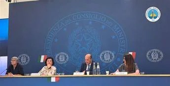 Cultura che schiaccia l’economia: l’ennesima manfrina del dibattito pubblico Cultura che schiaccia l’economia: l’ennesima manfrina del dibattito pubblico