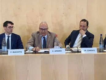 Perché non copiare la Cina e continuare a regalare soldi per camion a gas naturale? Perché non copiare la Cina e continuare a regalare soldi per camion a gas naturale?