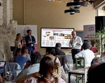 Sette italiani su dieci fuggono dalle etichette: il nuovo orgoglio di chi non sa scegliere Sette italiani su dieci fuggono dalle etichette: il nuovo orgoglio di chi non sa scegliere