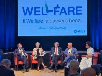 A2a spalma oltre 72 milioni all’anno in benefit e regali per far felici i dipendenti mentre il resto del mondo si arrangia A2a spalma oltre 72 milioni all’anno in benefit e regali per far felici i dipendenti mentre il resto del mondo si arrangia