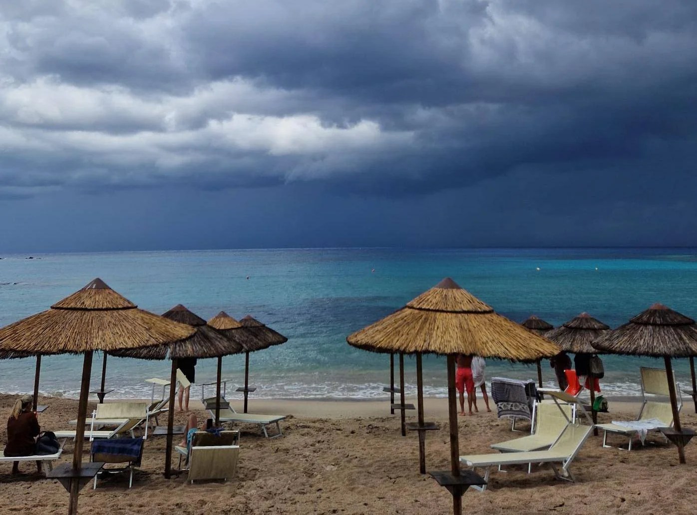 Finalmente freddo e pioggia a sorpresa, ma niente gioia: ecco quando ci schiaccia di nuovo l’afa insopportabile