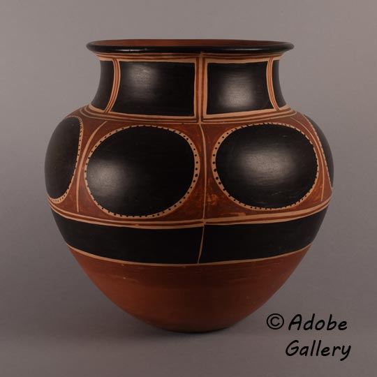 Southwest Indian Historic Pottery Aguilar C4759ZA Adobe Gallery, Santa Fe