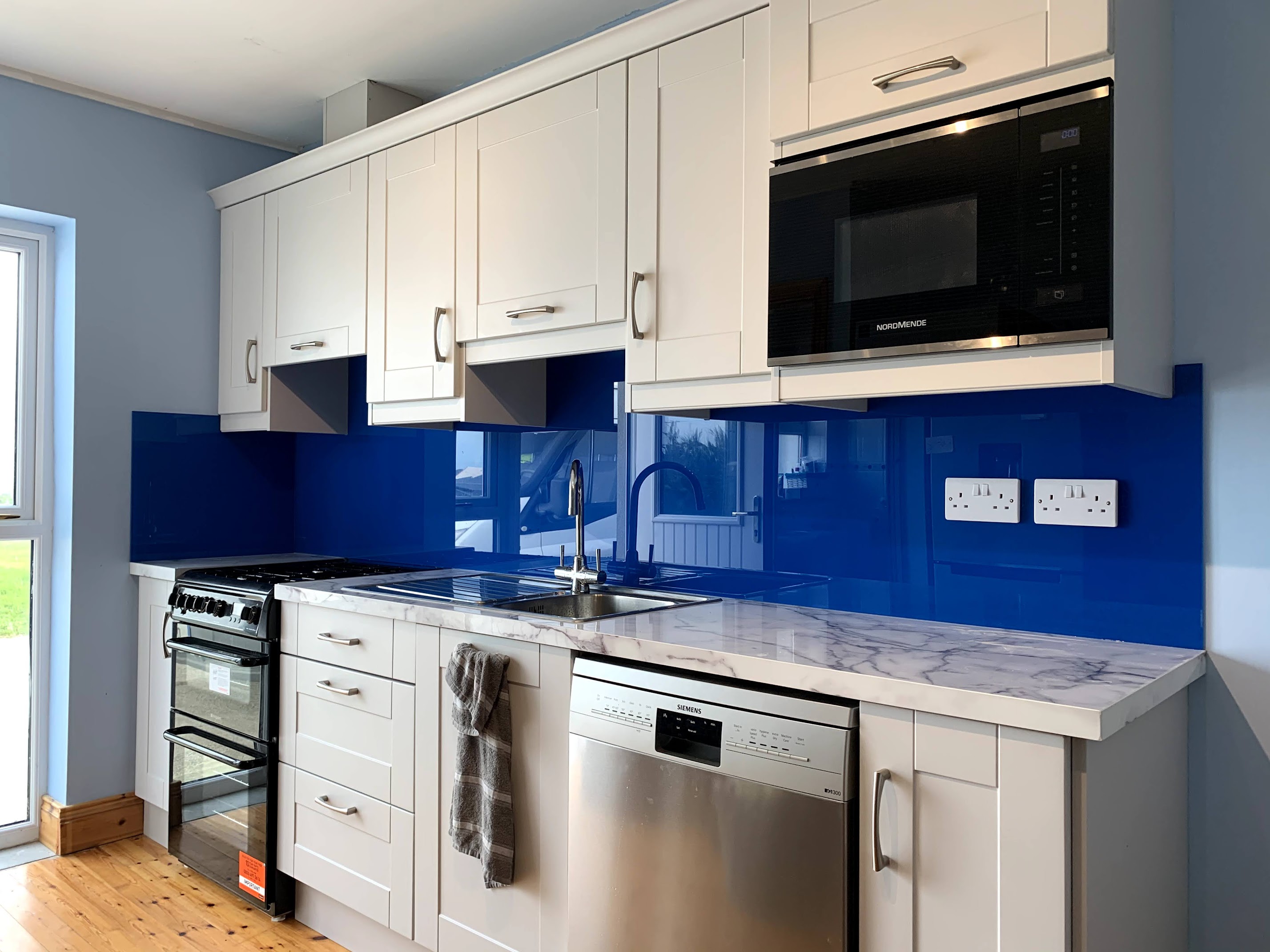 Glass Splashbacks Kitchen Splashbacks from Advanced Glass Cork