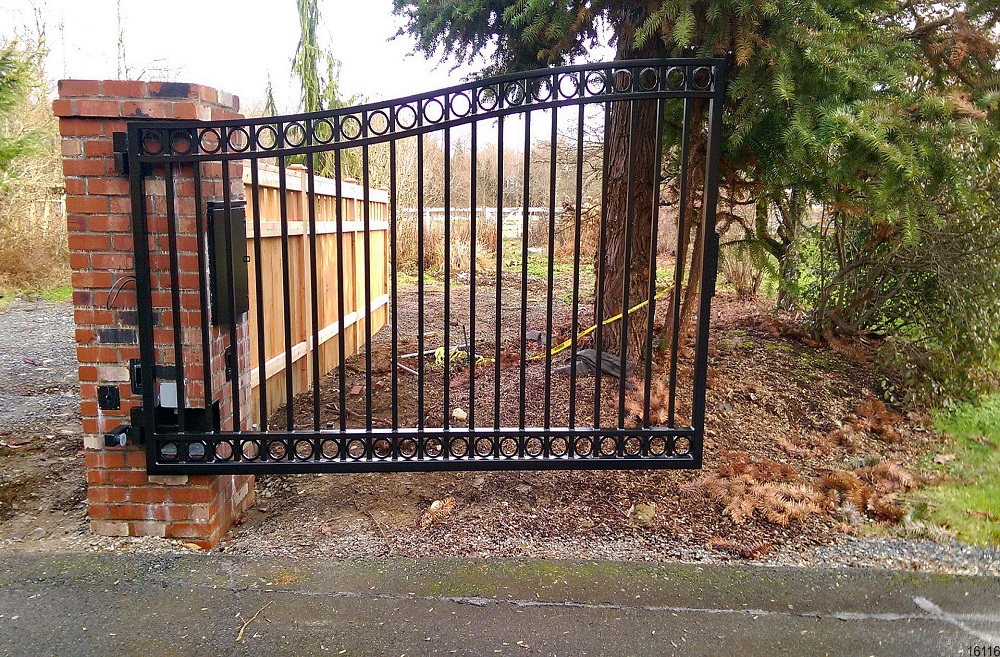 Double Swing Gate with Lock Automated Gates and Equipment