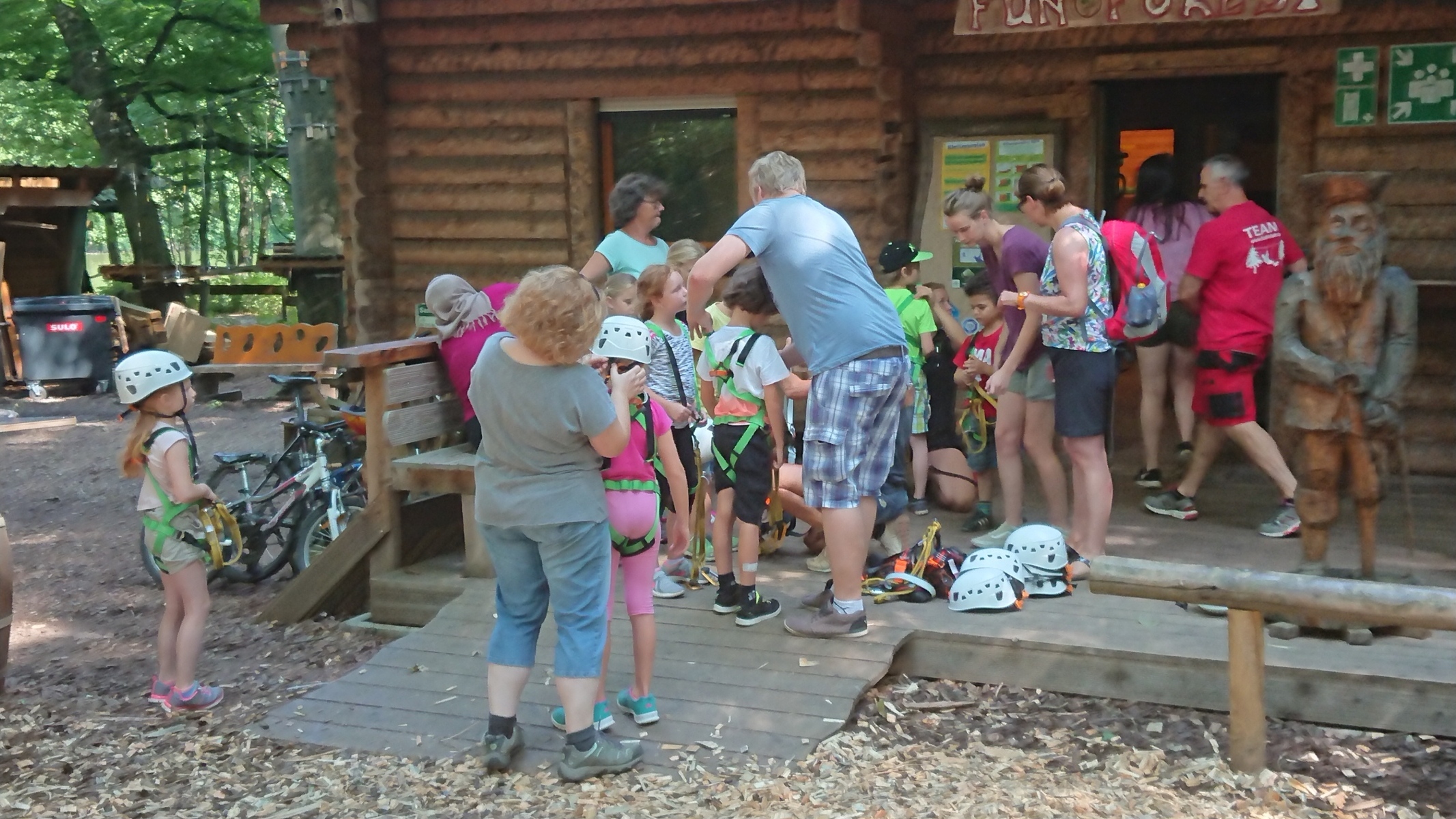Klettern im Abenteuerpark am Jägersburger Weiher aej saar