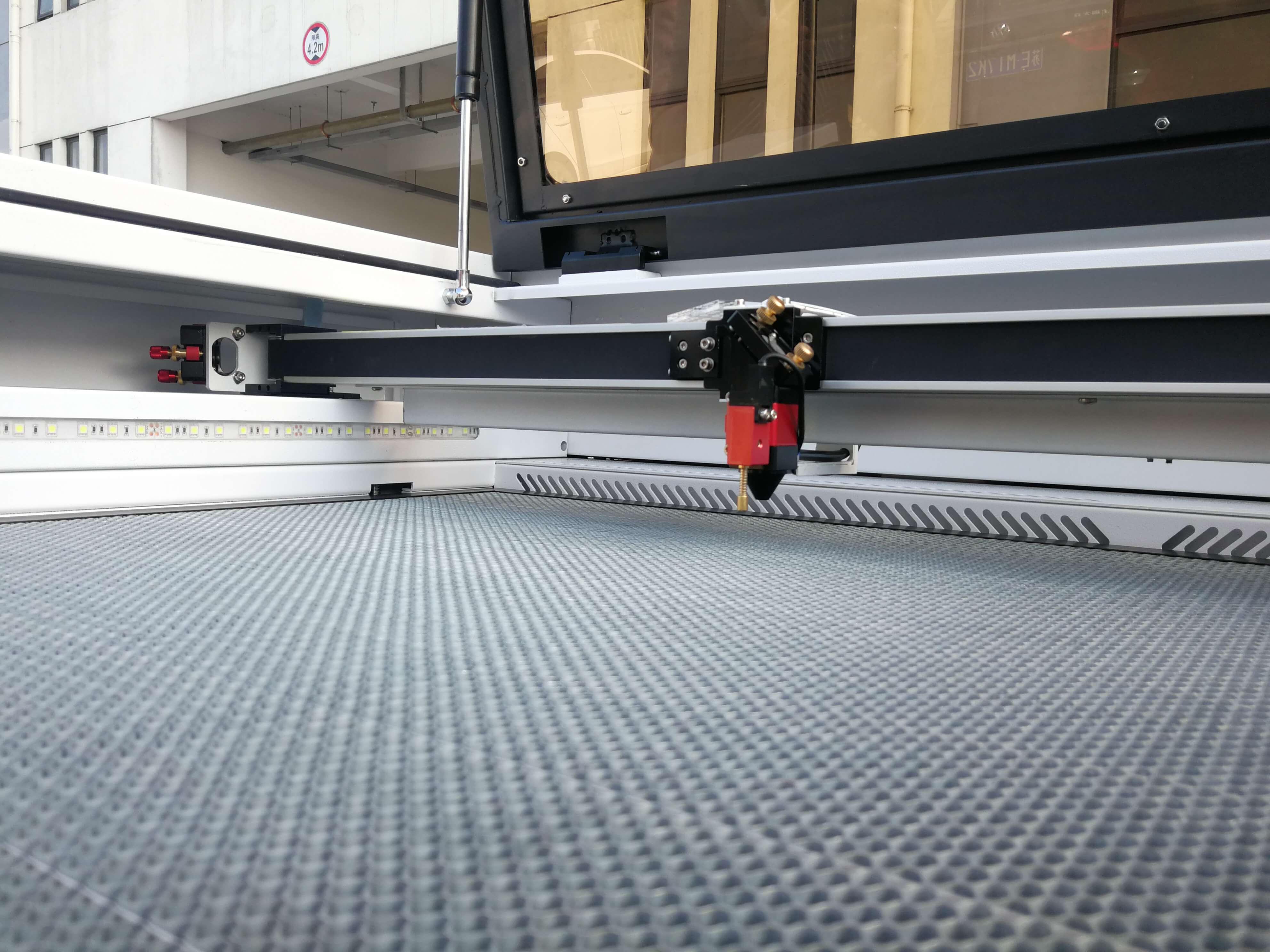 China AEON MIRA 9 Co2 Laser Cutting & Engraving Machine