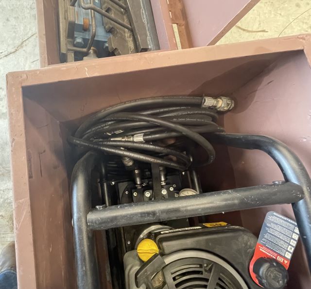 Valmont Hydraulic Pole Jack