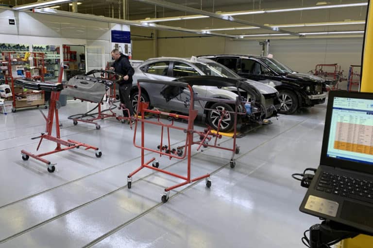 Partnership opens Ohio's Lindsay Honda/Acura Auto Body as a 'super shop