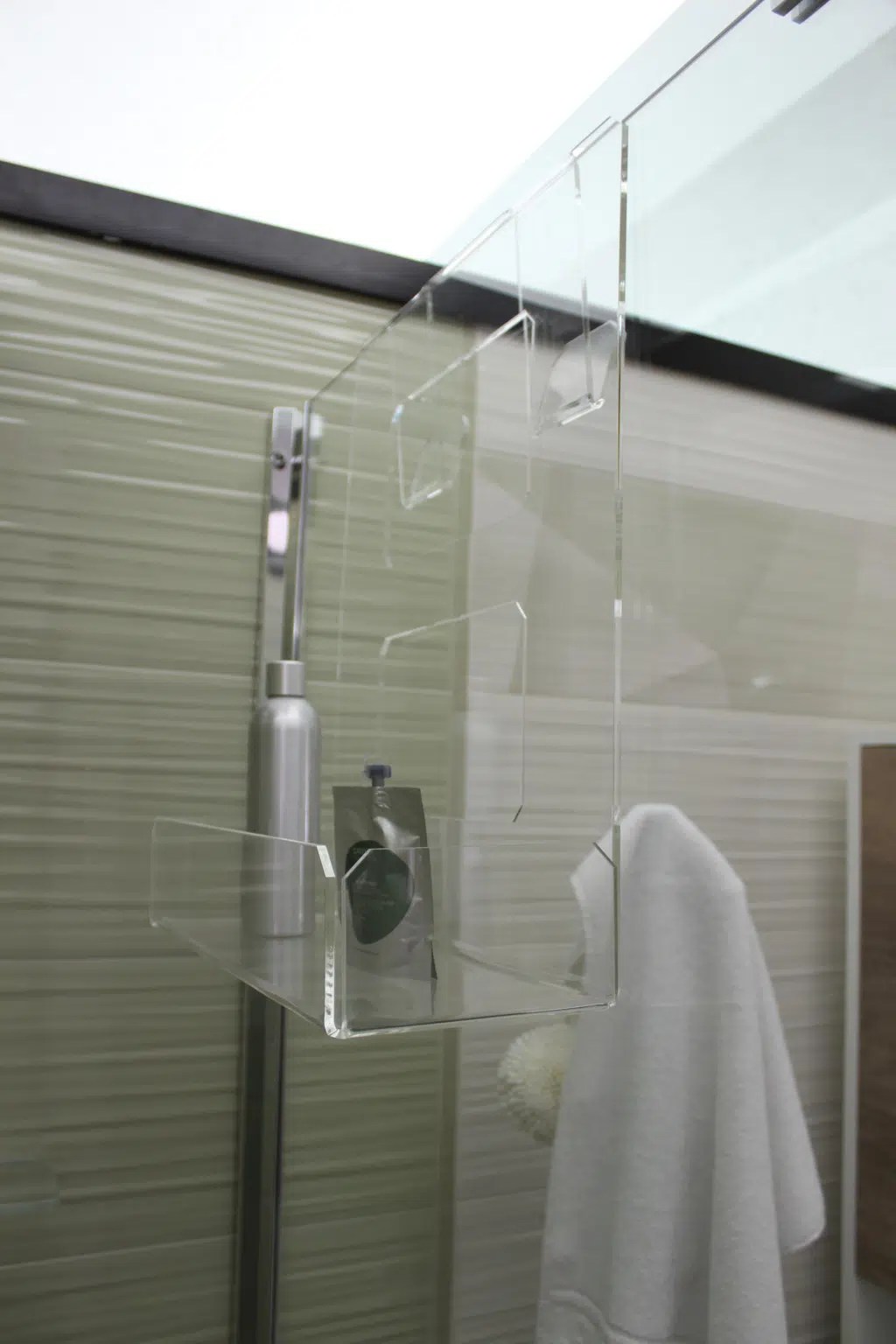 Portasapone doccia in plexiglass con 2 porta asciugamani Mensola per