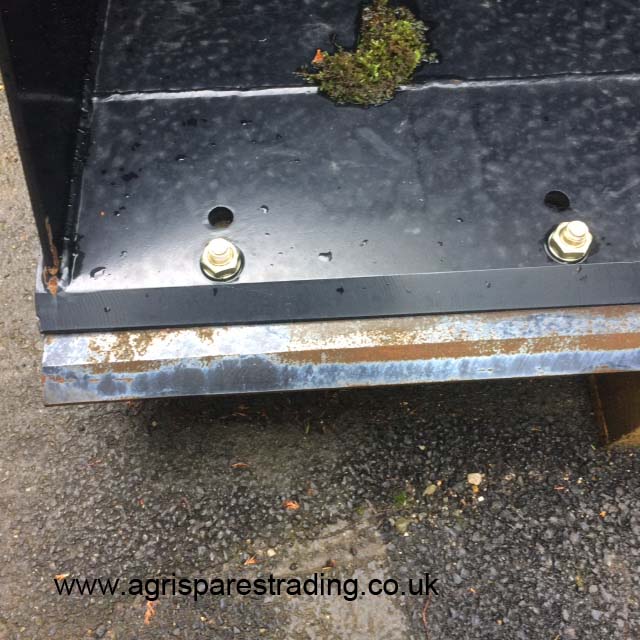 JCB 1 Cubic metre bucket with Q Fit Brackets • Agrispares Trading Co