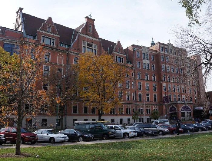 Chicago Hospital Offers Free Mental Health Services During