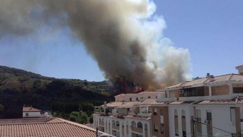 Ahora Granada Declarado un incendio forestal en Cenes de la Vega