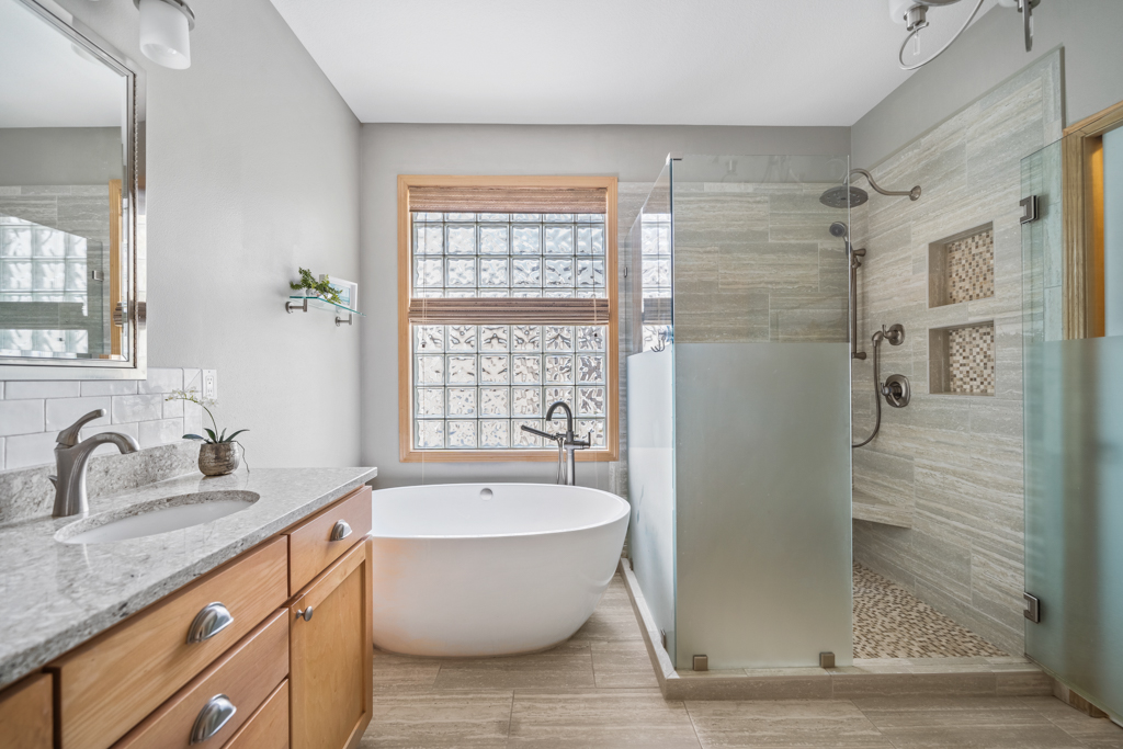 Modern Style Bathroom Remodel In Des Moines AIM Kitchen & Bath