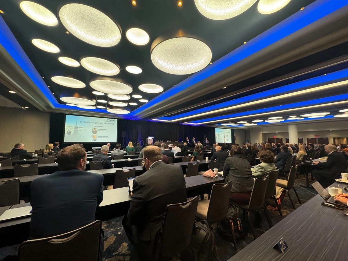 Summit Touts Leadership, Not 'Fairy Dust' Aviation(07)