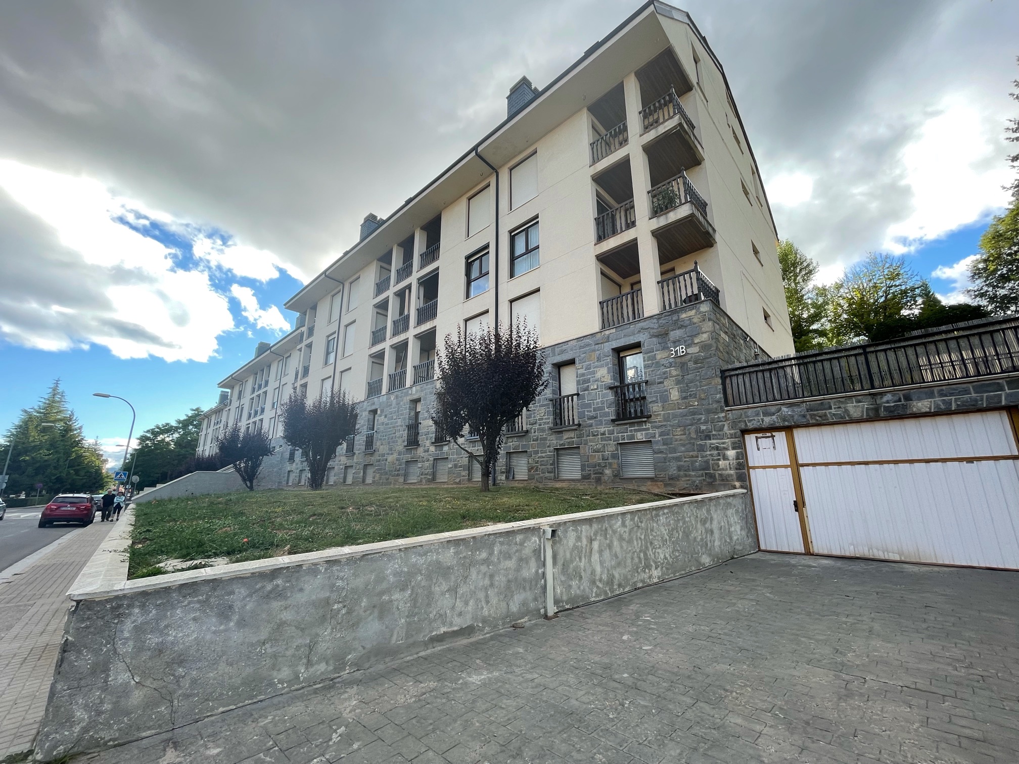 Plaza de garaje en venta en calle Fondabós, Jaca Aire de Montaña