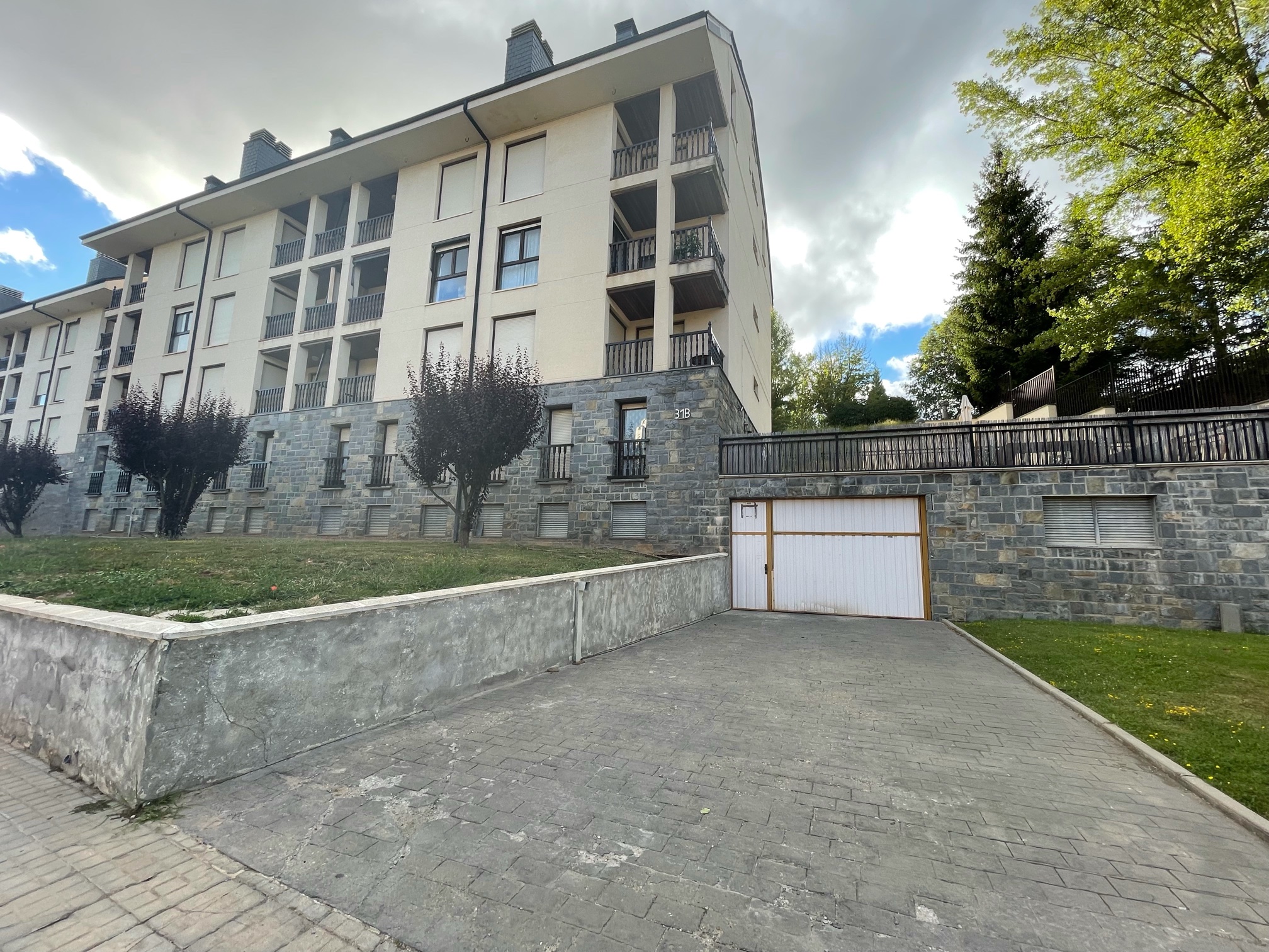 Plaza de garaje en venta en calle Fondabós, Jaca Aire de Montaña