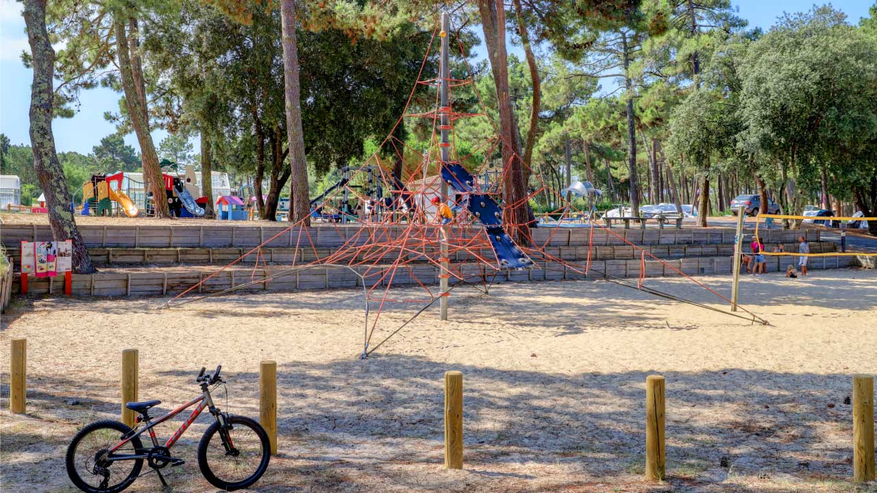 Camping La Cote D Argent à Hourtin Plage Airotel