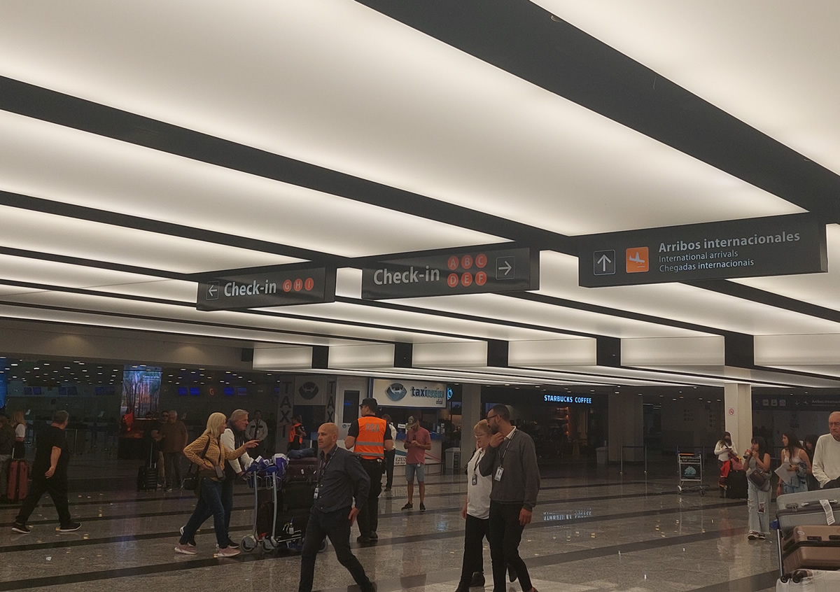 Arrivals flight status at Buenos Aires Ezeiza airport (EZE)