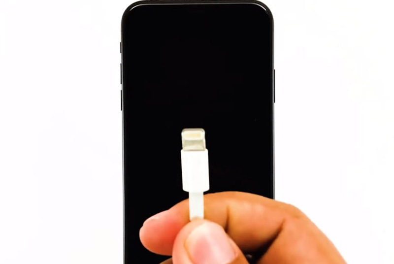 What You Can Do If Your iPhone Won't Charge in Various Situations