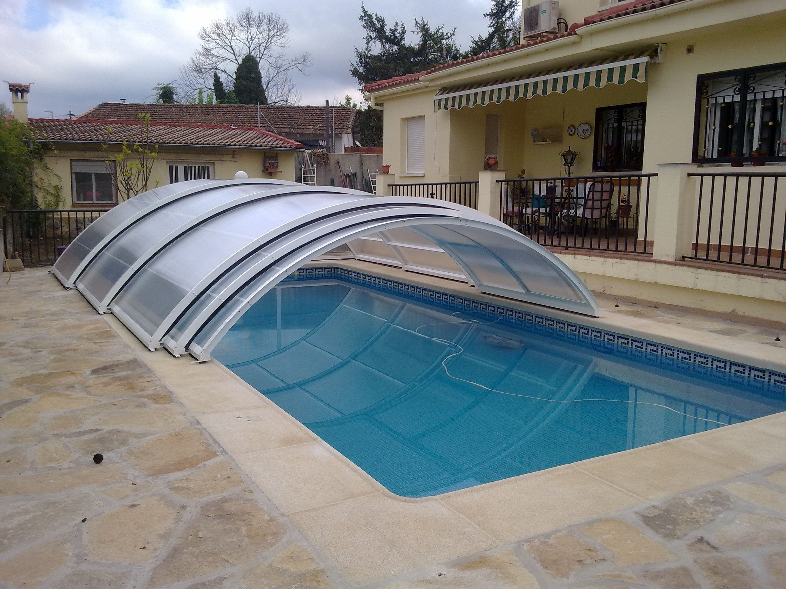 Cubiertas para piscinas Aislamientos y Piscinas en Segovia Aislamax