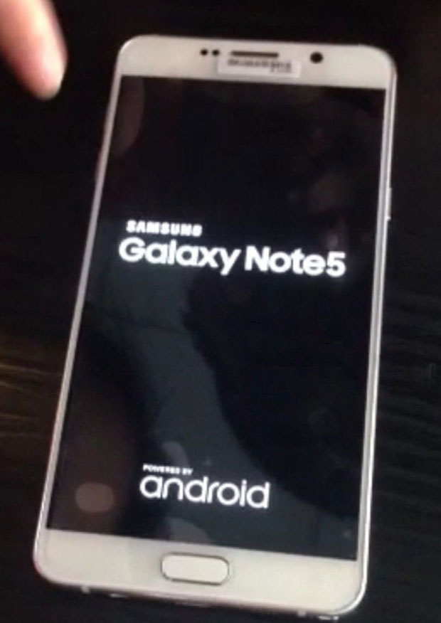New leaked images of the Samsung Galaxy Note 5. Is the back panel