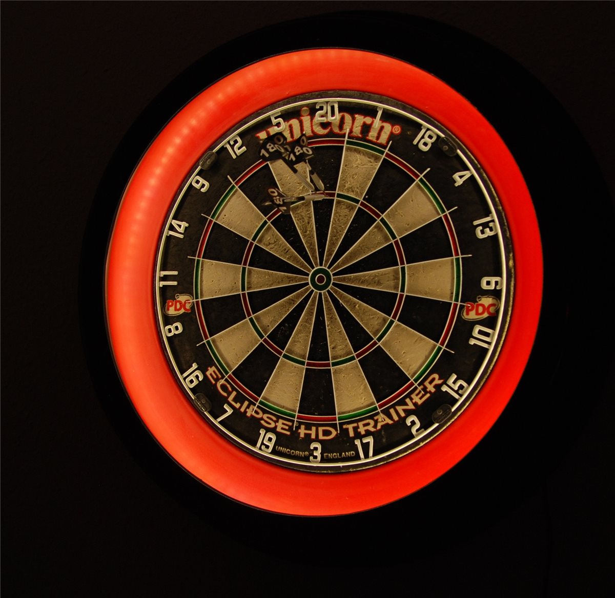 Darts Unicorn "Solar" LED Dartboard Beleuchtung mit integriertem